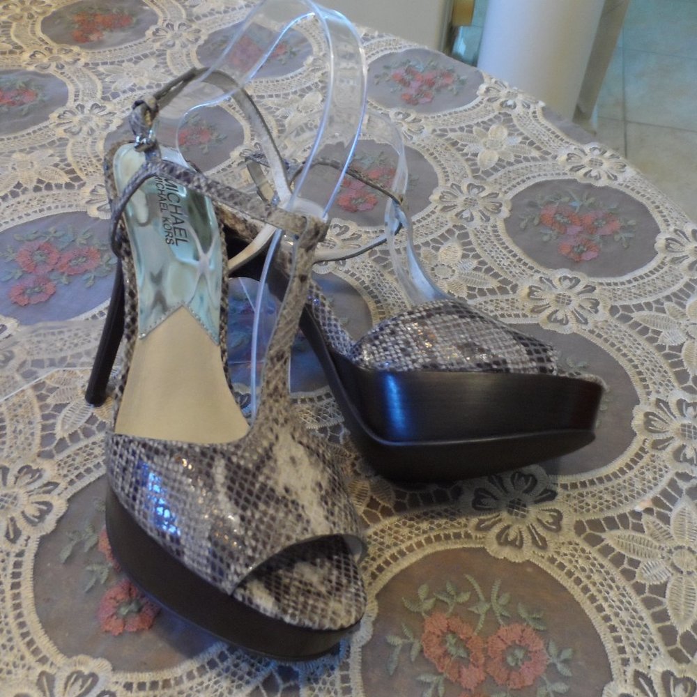 New Michael Kors Gray Python Embosed Leather T-St… - image 1